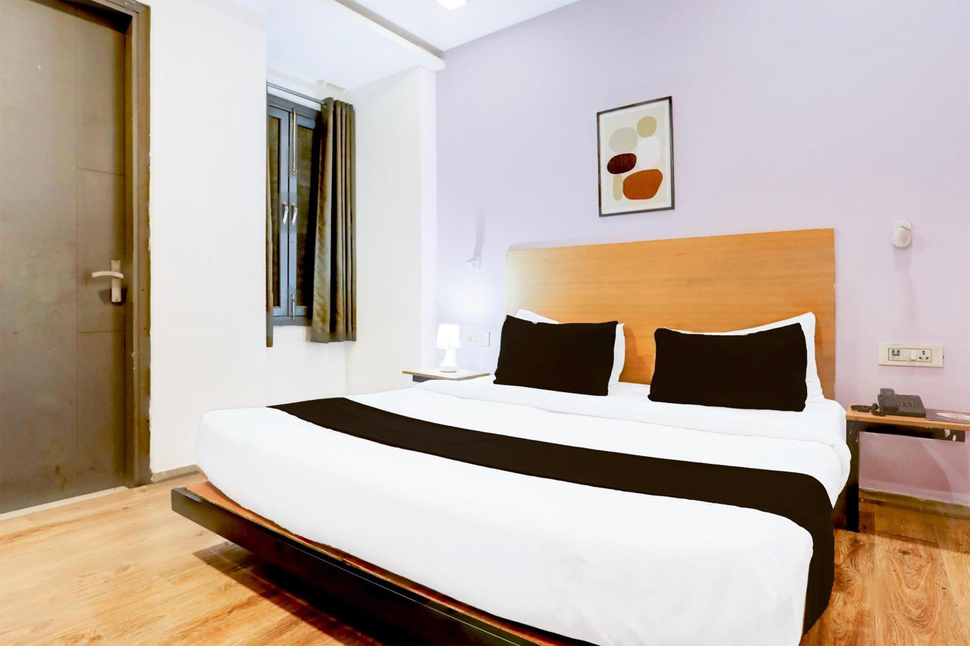 Townhouse Rohini Sector 24 Hotel Delhi  Exterior photo